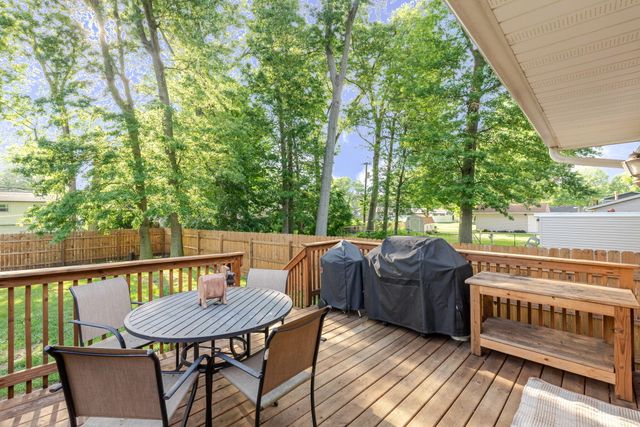 616 S 20th Street, Chesterton, IN 46304