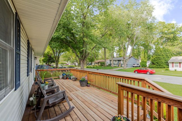 616 S 20th Street, Chesterton, IN 46304
