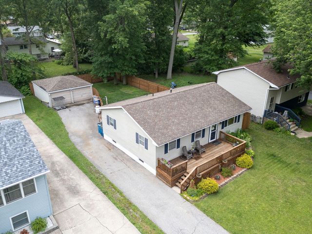 616 S 20th Street, Chesterton, IN 46304