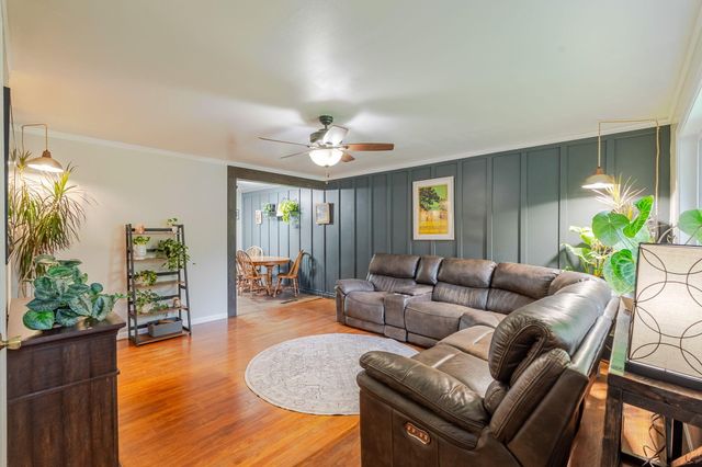 616 S 20th Street, Chesterton, IN 46304