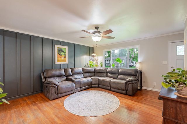 616 S 20th Street, Chesterton, IN 46304