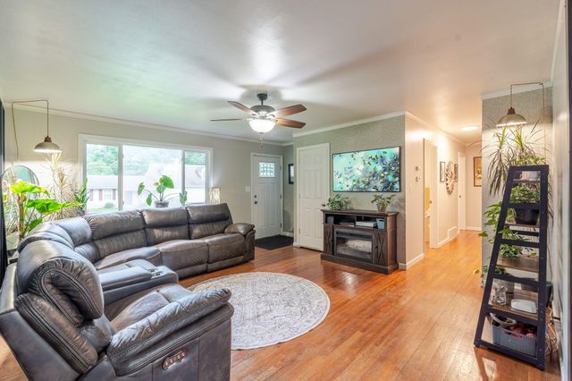 616 S 20th Street, Chesterton, IN 46304