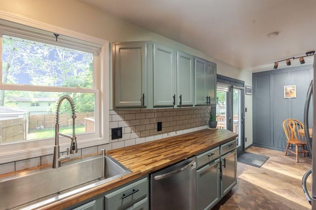 616 S 20th Street, Chesterton, IN 46304