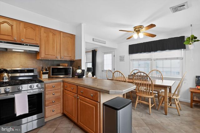 3566 WEST AVE, Ocean City, NJ 08226