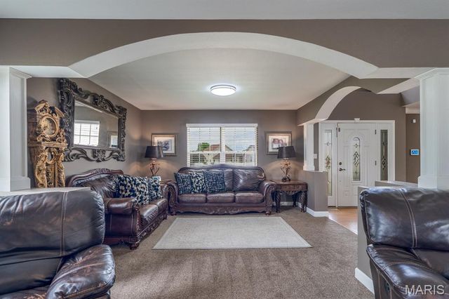 104 Angel Oak Court, Edwardsville, IL 62025