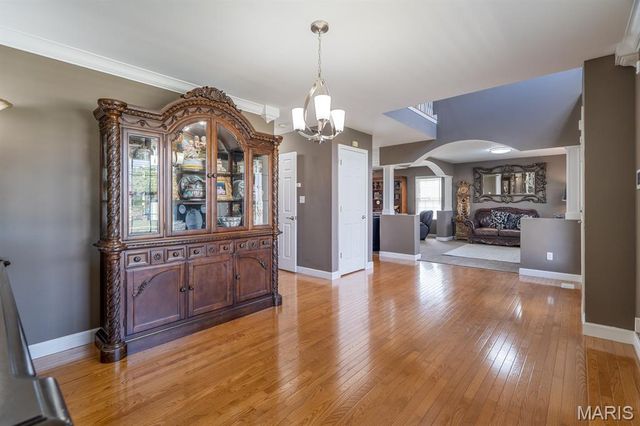 104 Angel Oak Court, Edwardsville, IL 62025