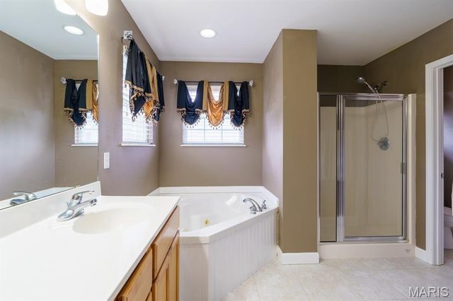 104 Angel Oak Court, Edwardsville, IL 62025