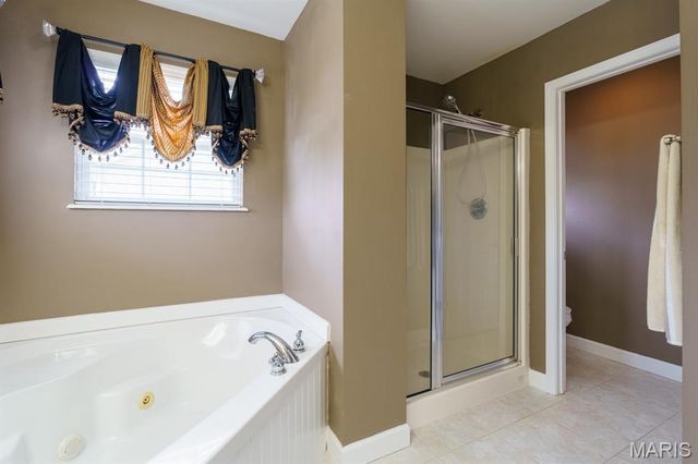 104 Angel Oak Court, Edwardsville, IL 62025