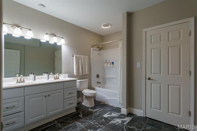 104 Angel Oak Court, Edwardsville, IL 62025