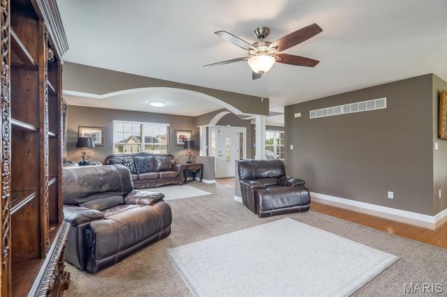 104 Angel Oak Court, Edwardsville, IL 62025