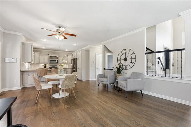 3916 SW Granite Lane, Lee's Summit, MO 64082