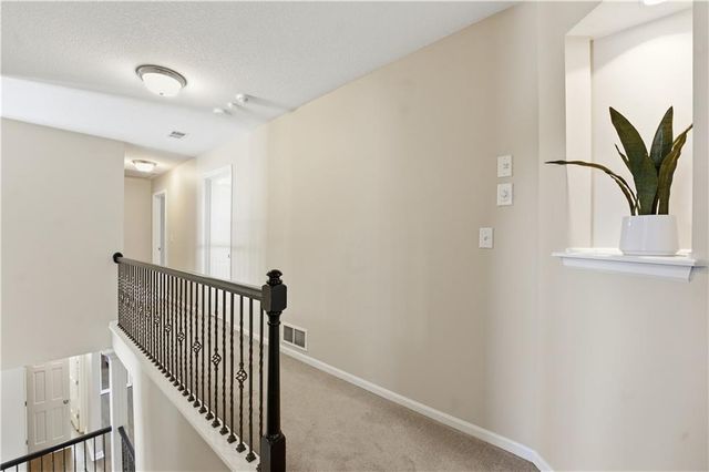 3916 SW Granite Lane, Lee's Summit, MO 64082