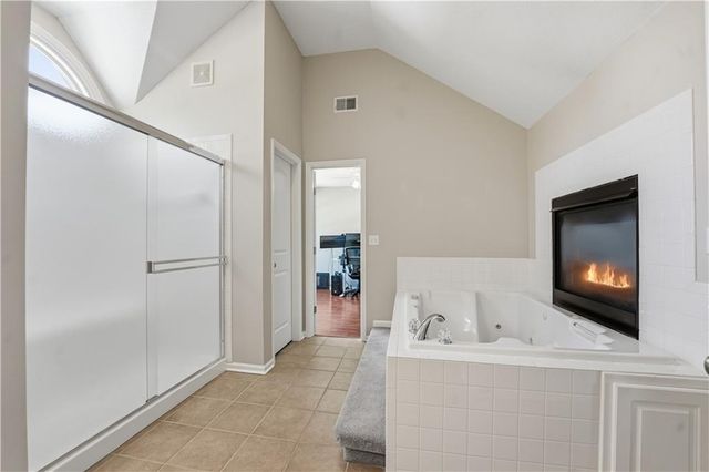 3916 SW Granite Lane, Lee's Summit, MO 64082