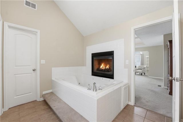 3916 SW Granite Lane, Lee's Summit, MO 64082