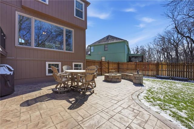 3916 SW Granite Lane, Lee's Summit, MO 64082