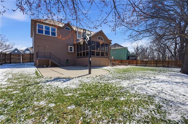 3916 SW Granite Lane, Lee's Summit, MO 64082