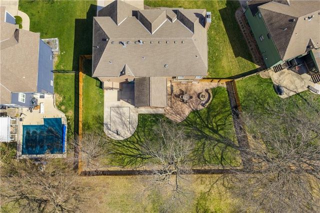3916 SW Granite Lane, Lee's Summit, MO 64082