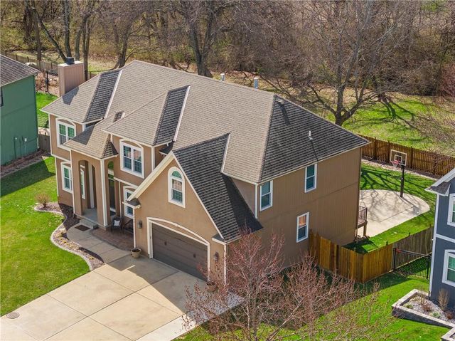 3916 SW Granite Lane, Lee's Summit, MO 64082