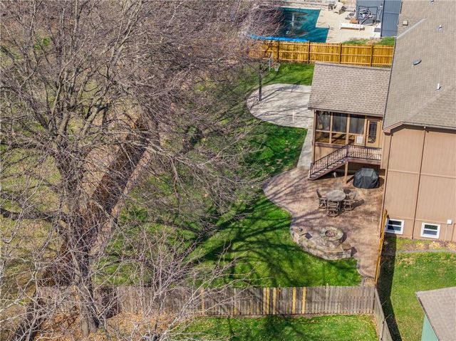 3916 SW Granite Lane, Lee's Summit, MO 64082