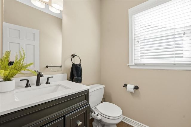 3916 SW Granite Lane, Lee's Summit, MO 64082