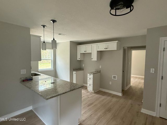 1400 Riverside Drive, Gautier, MS 39553