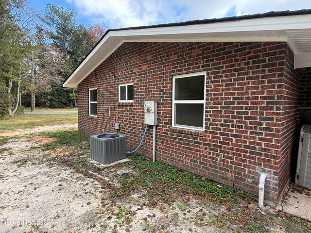 1400 Riverside Drive, Gautier, MS 39553