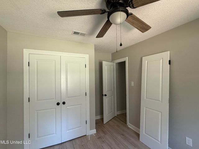 1400 Riverside Drive, Gautier, MS 39553