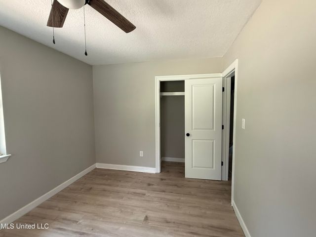 1400 Riverside Drive, Gautier, MS 39553