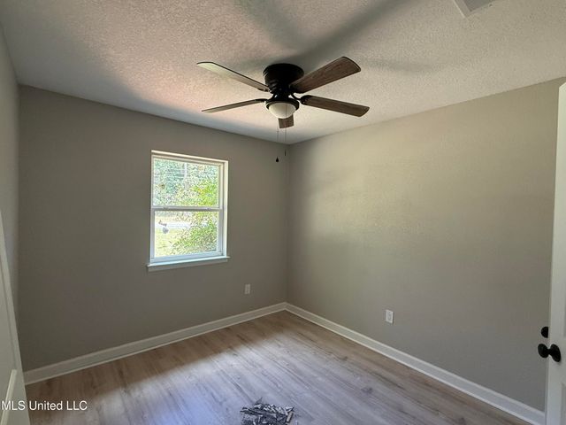 1400 Riverside Drive, Gautier, MS 39553