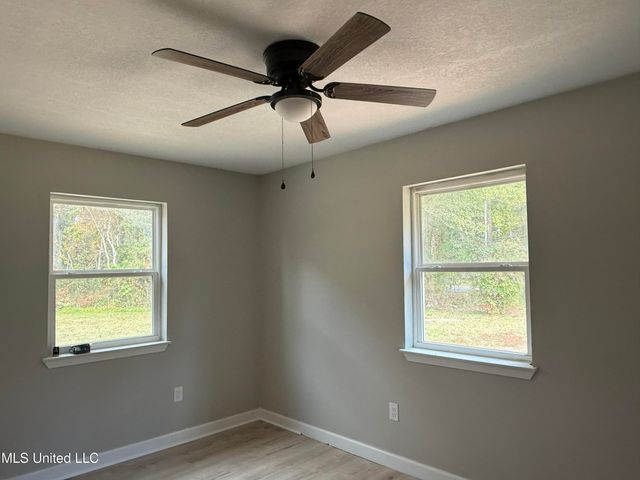 1400 Riverside Drive, Gautier, MS 39553