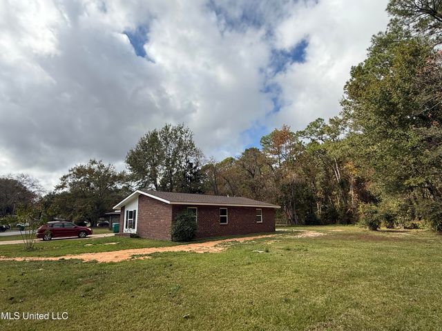 1400 Riverside Drive, Gautier, MS 39553