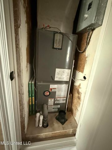 1400 Riverside Drive, Gautier, MS 39553