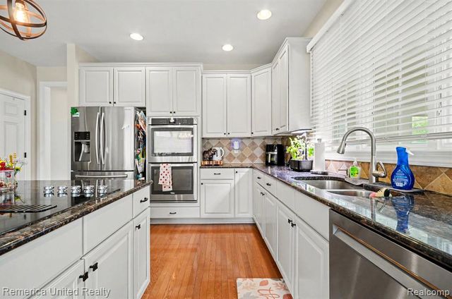 26455 Glenwood Drive, Novi, MI 48374