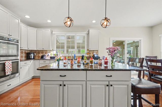 26455 Glenwood Drive, Novi, MI 48374