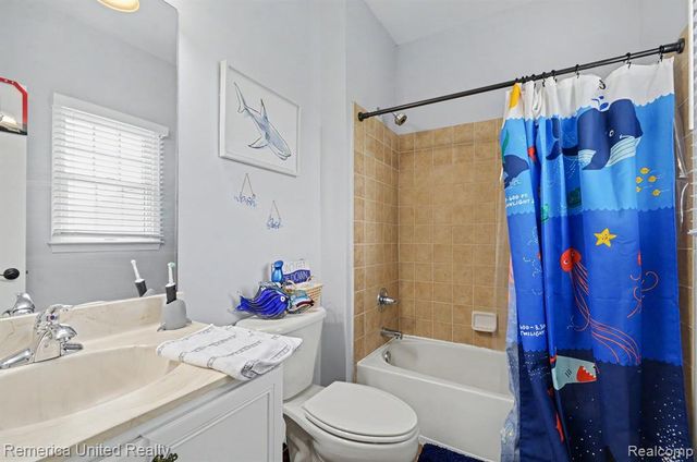 26455 Glenwood Drive, Novi, MI 48374