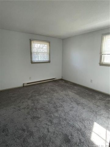 22 College Street 6, Clinton, CT 06413