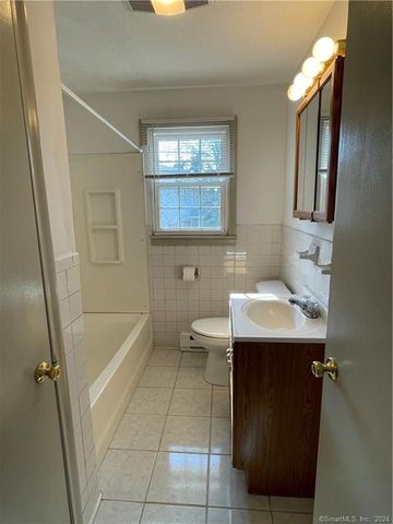 22 College Street 6, Clinton, CT 06413
