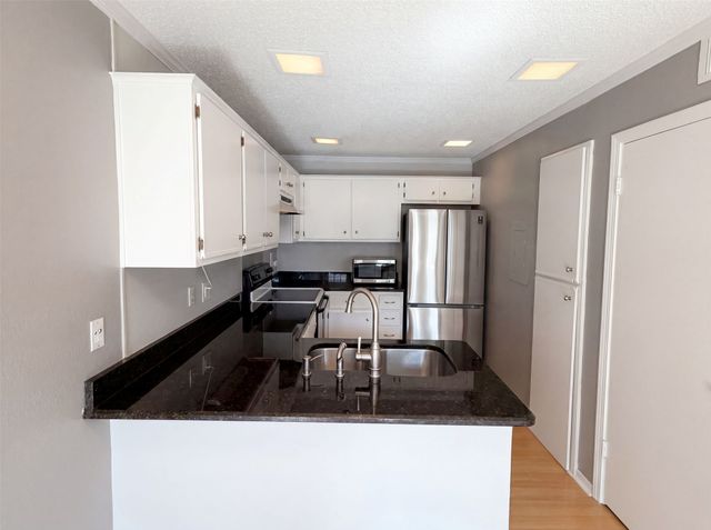 4242 N Capistrano Drive 150, Dallas, TX 75287