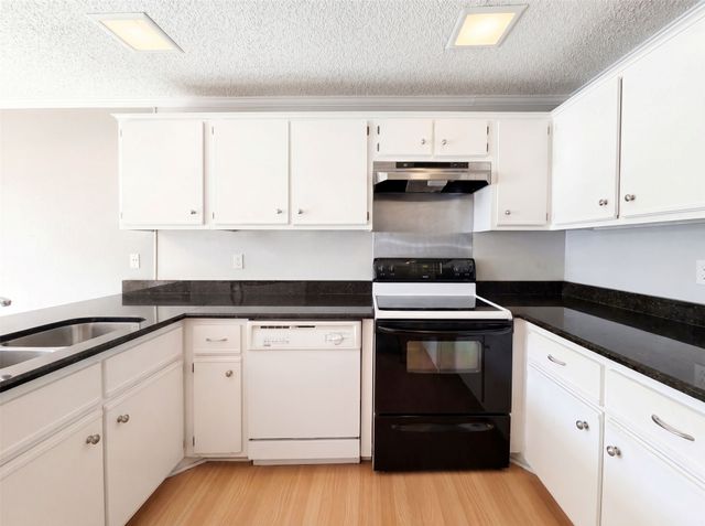 4242 N Capistrano Drive 150, Dallas, TX 75287
