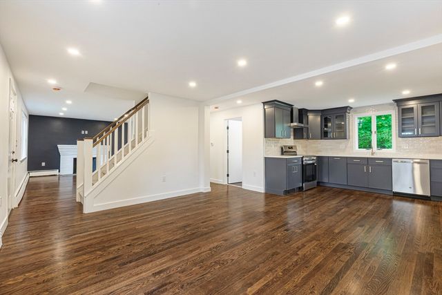 53 Highland St, Walpole, MA 02081