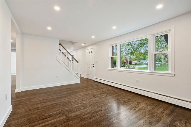 53 Highland St, Walpole, MA 02081