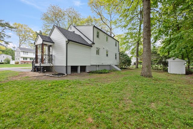 53 Highland St, Walpole, MA 02081