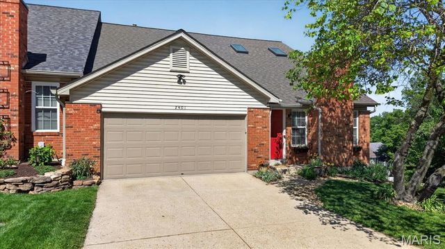 2401 Balaji Court, Ballwin, MO 63011