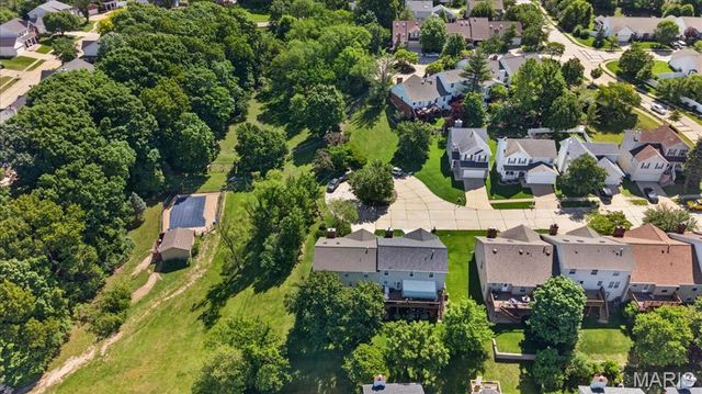 2401 Balaji Court, Ballwin, MO 63011