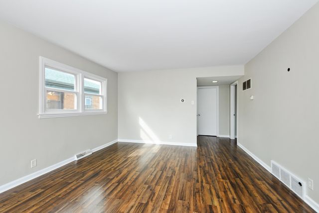 11568 S Troy Drive, Merrionette Park, IL 60803