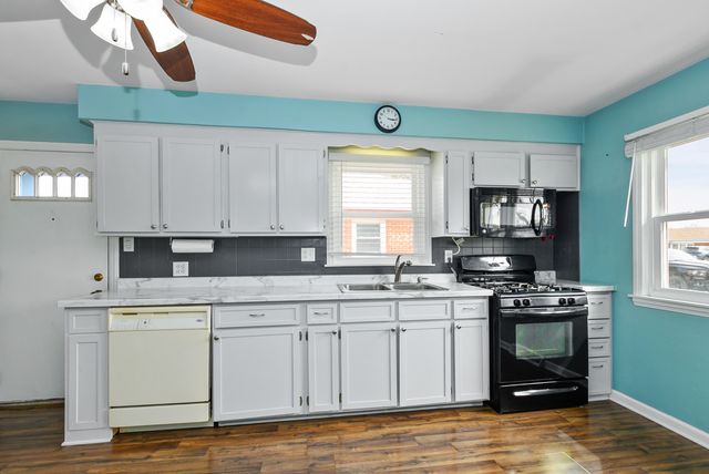 11568 S Troy Drive, Merrionette Park, IL 60803