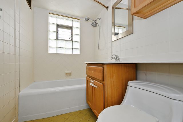 11568 S Troy Drive, Merrionette Park, IL 60803