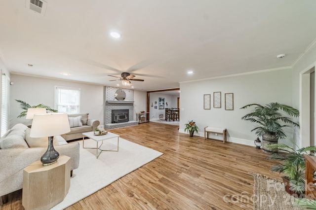 7400 Sample Road, Huntersville, NC 28078