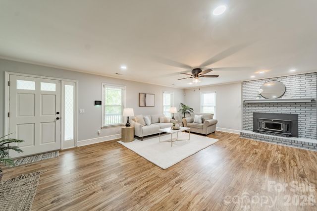 7400 Sample Road, Huntersville, NC 28078