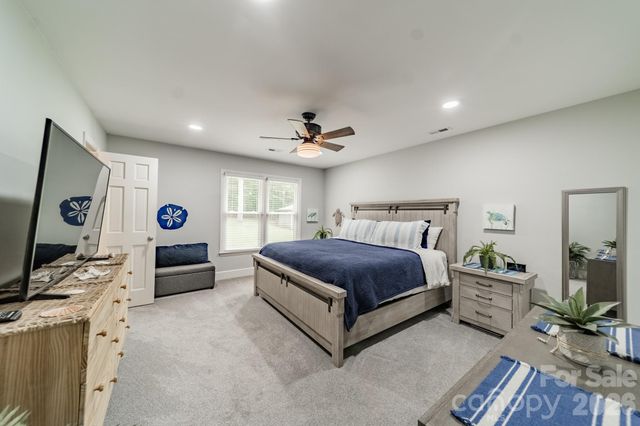 7400 Sample Road, Huntersville, NC 28078